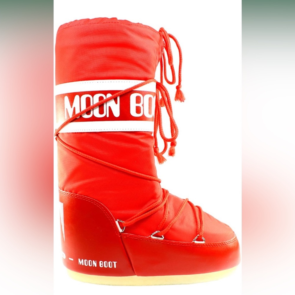 NEW Red Moon Boot